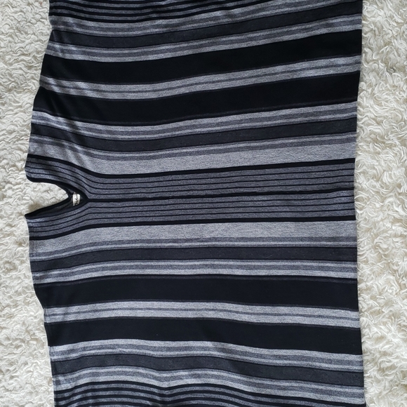 Michael Stars All Stripe Ruana in Black OS - Picture 5 of 9